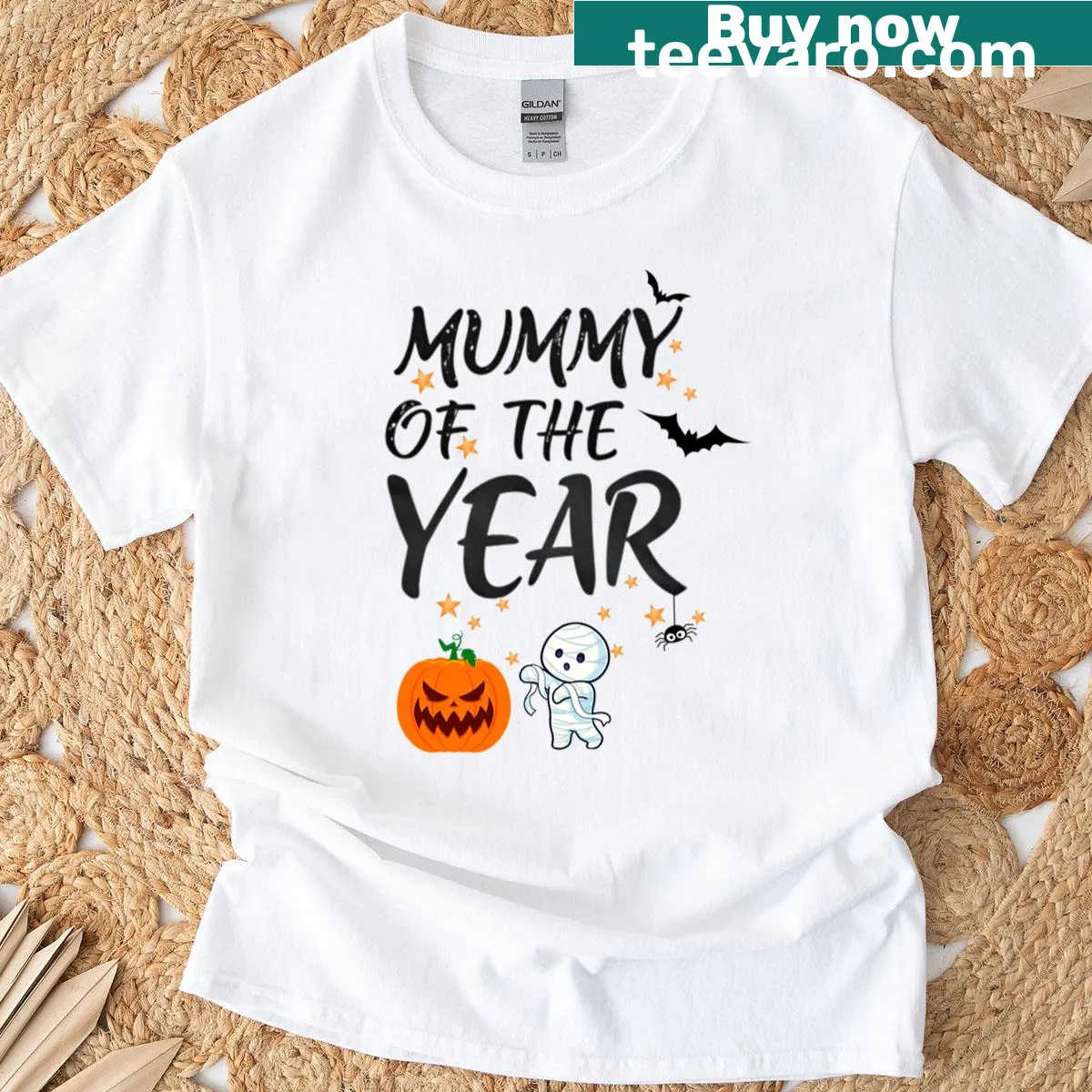 Illustration of a mummy with text 'Mummy Of The Year' for Halloween. — on a men's t-shirt
