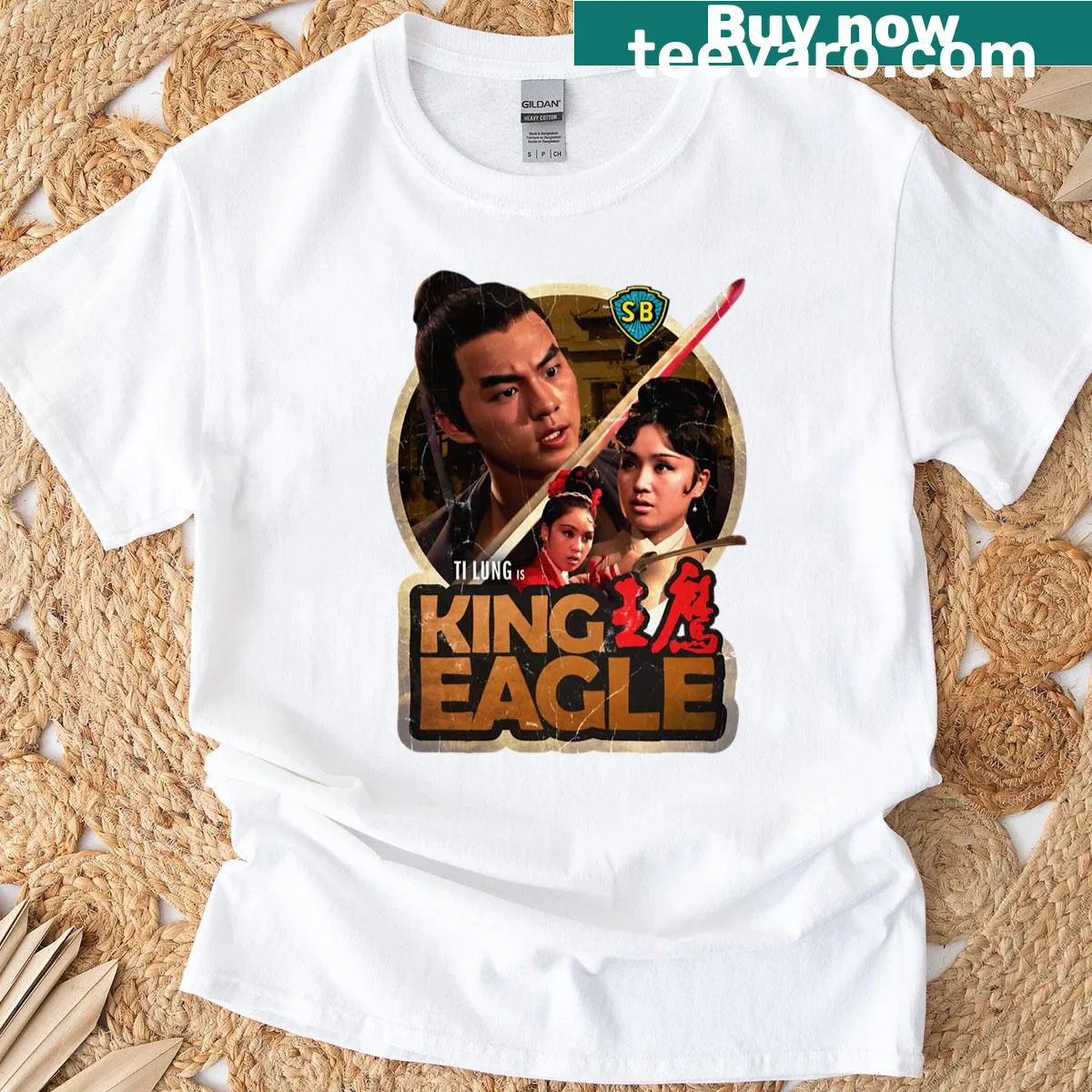 Illustration of a majestic king eagle on T-shirt — on a men's t-shirt