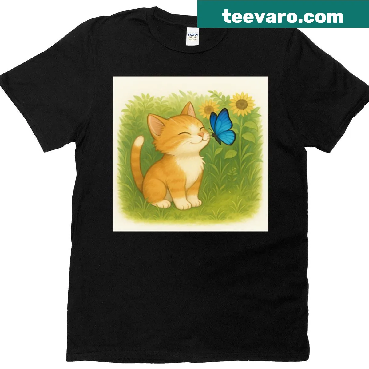 Cute kitten playing with a butterfly and sunflowers — on a men's t-shirt