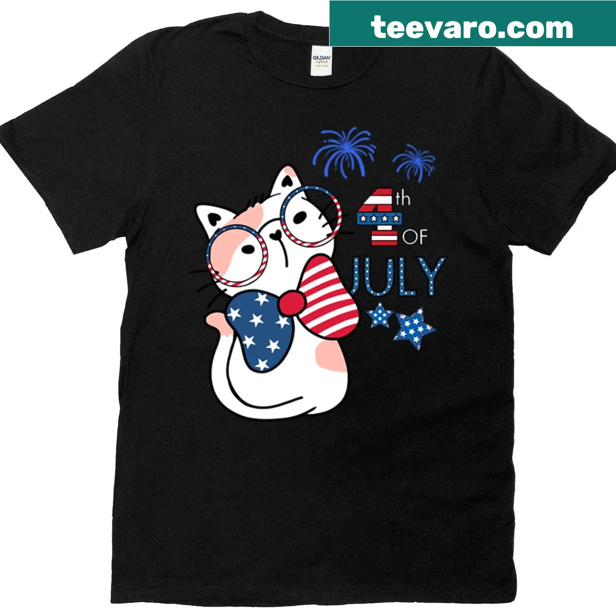 Cute patriotic cat with glasses and bowtie for July 4th T-shirt — on a men's t-shirt