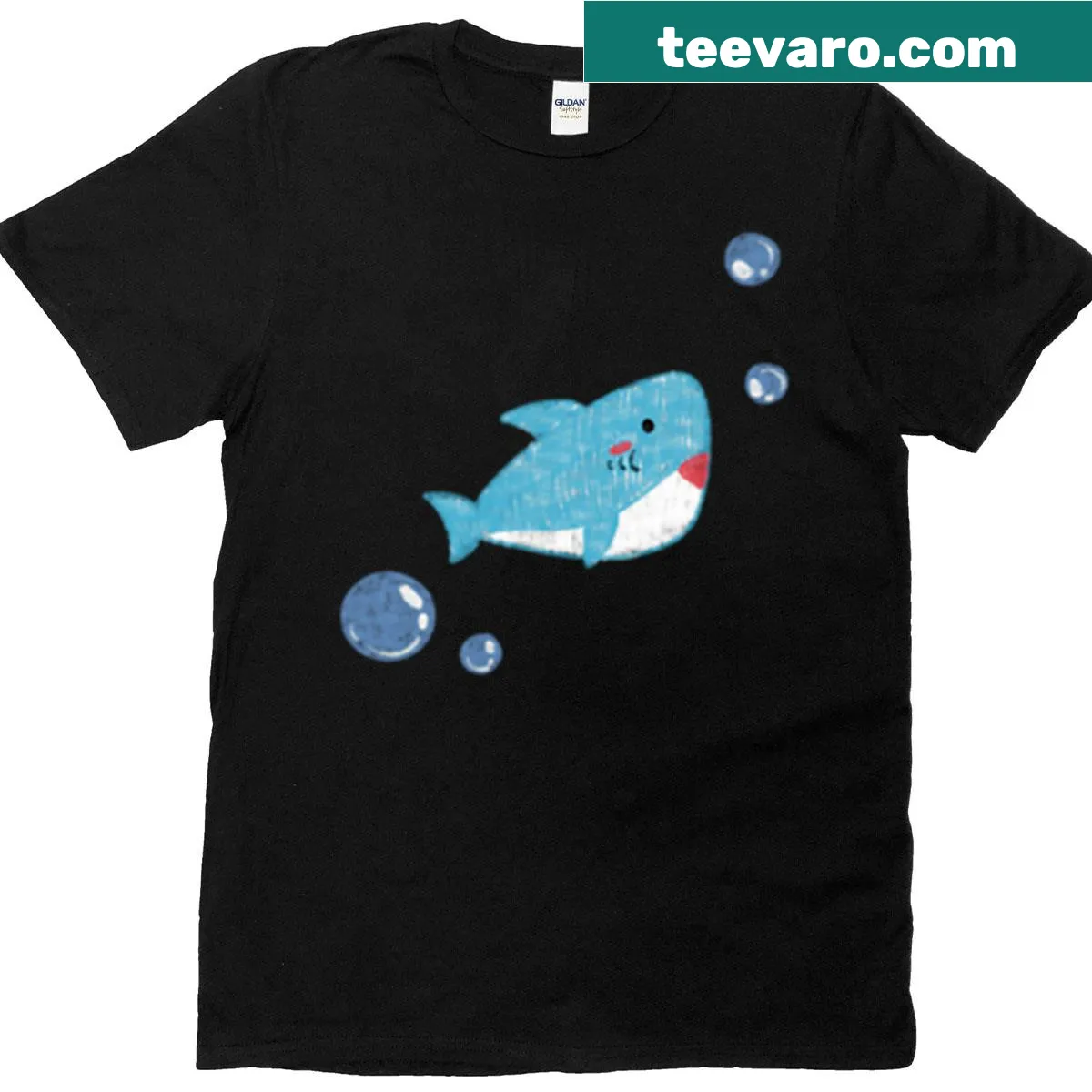 T-shirt with seamless pattern design of sea animals — on a men's t-shirt