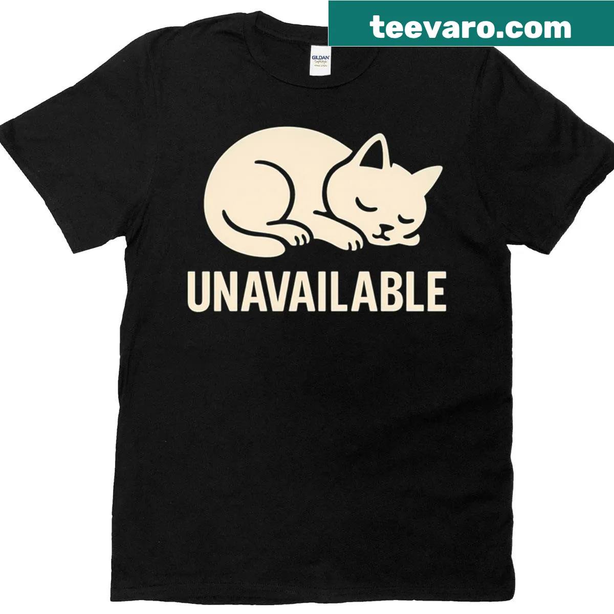 Minimalist silhouette of a sleeping cat on a T-shirt — on a men's t-shirt