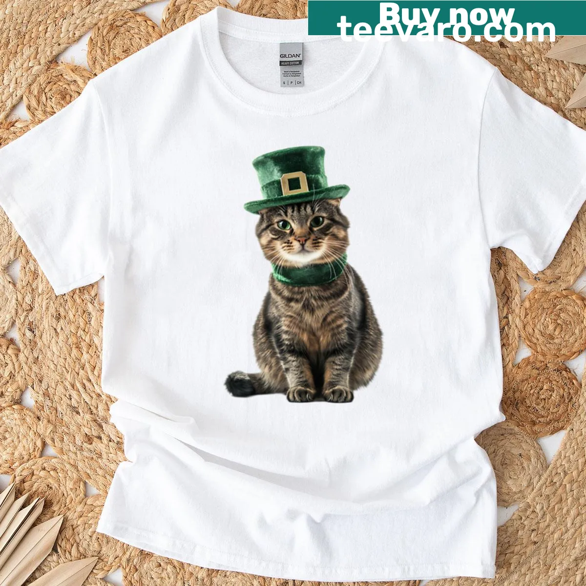Cat in festive costume for St. Patrick's Day on T-shirt — on a men's t-shirt