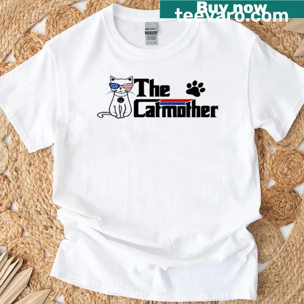 Funny t-shirt for cat lovers with a patriotic cat design