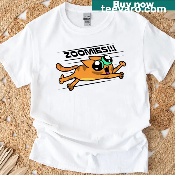 Illustration of an orange cat zooming on a T-shirt