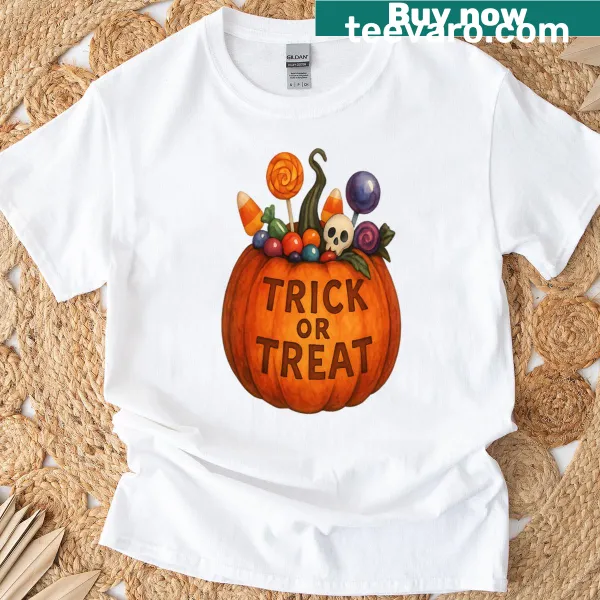 Cheerful pumpkin illustration on Trick Or Treat T-shirt