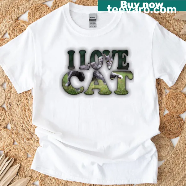 T-shirt with bold text saying I Love Cat