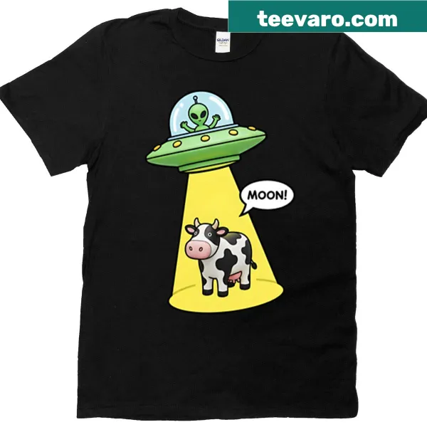 Oversized T-shirt with a whimsical cow alien abduction graphic
