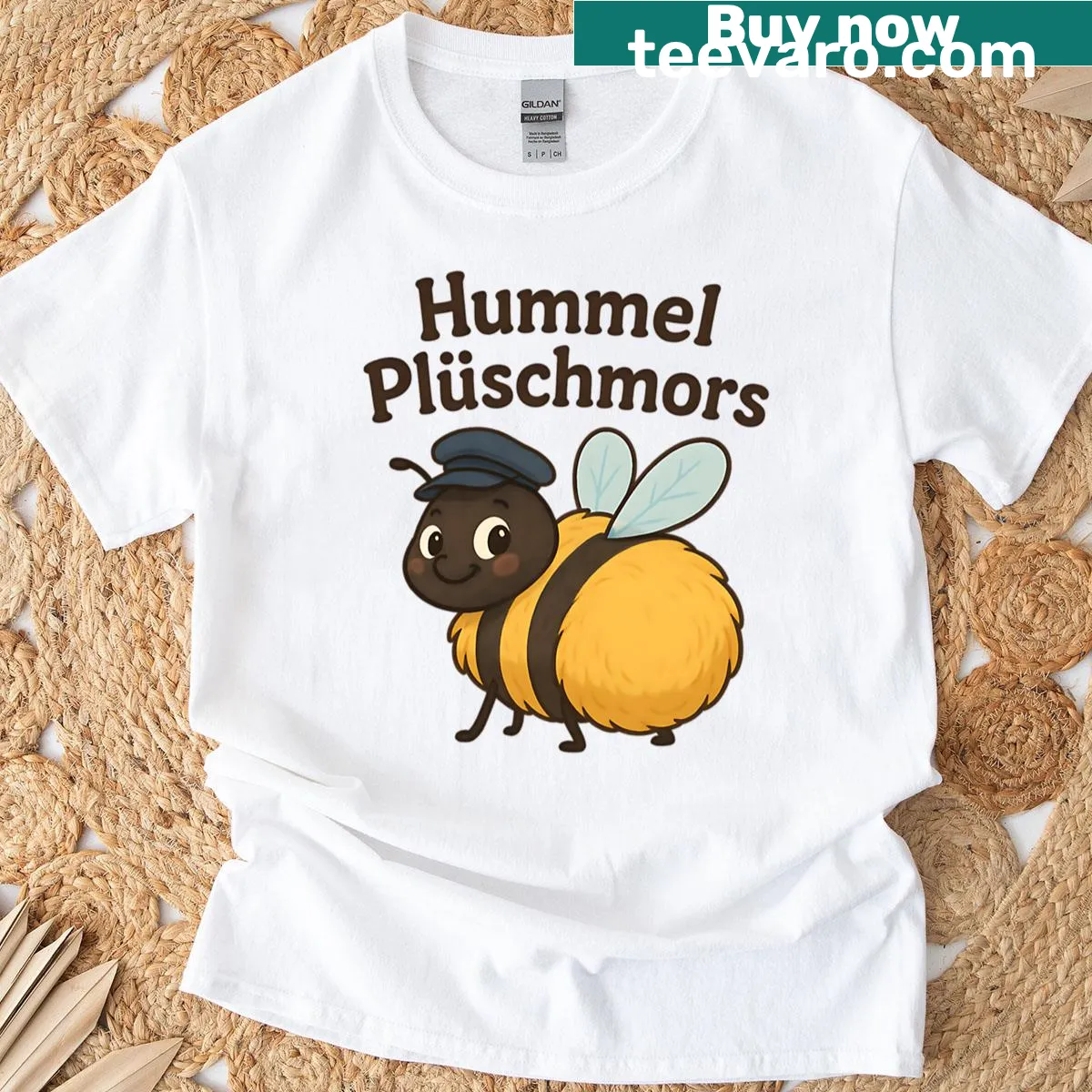 Cute bumblebee illustration on a plush design t-shirt — on a men's t-shirt
