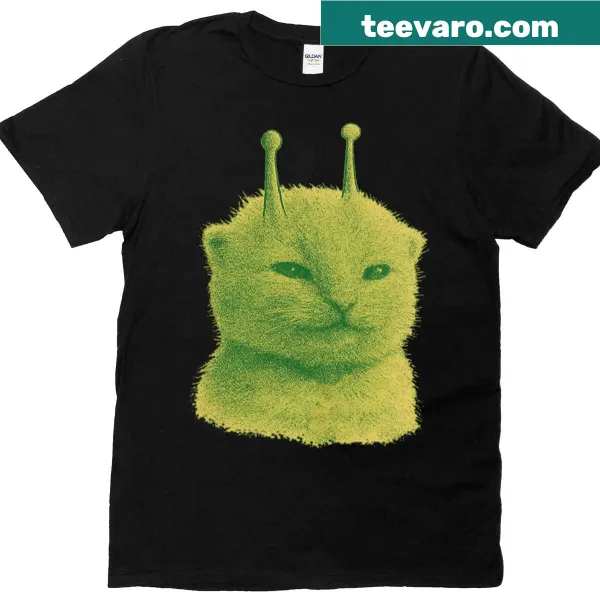 Adorable cartoon cat graphic t-shirt