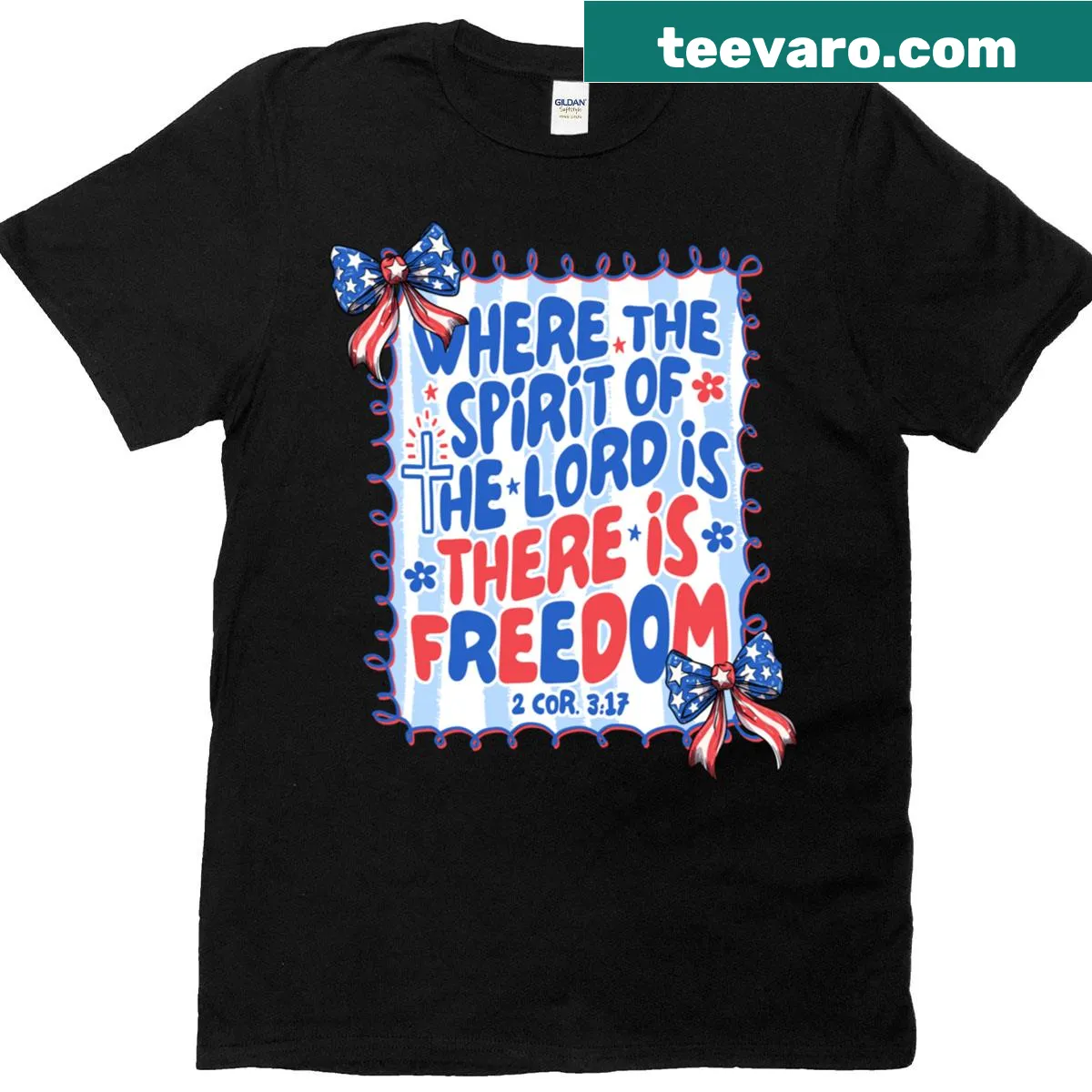 Inspirational T-shirt with text about freedom and faith for Independence Day — on a men's t-shirt