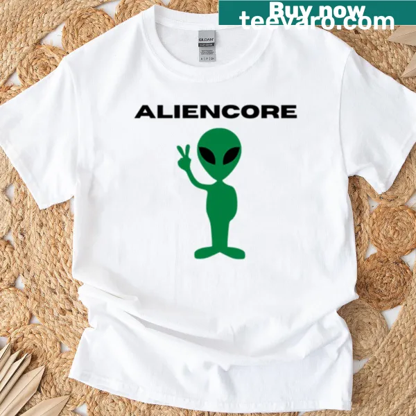Oversized T-shirt with an alien core graphic