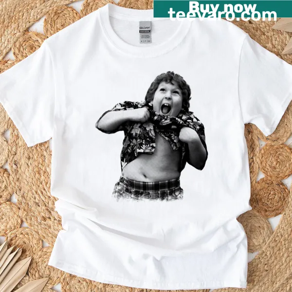 Vintage-style design for the Chunk Studio Hai V N T-shirt