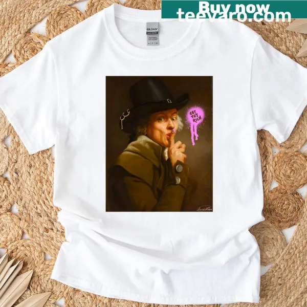 T-shirt with the funny slogan 'Eat Thy Rich' in bold text.