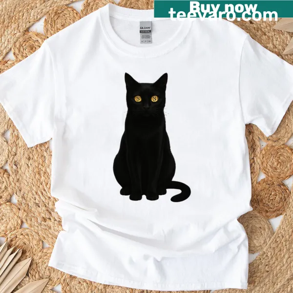 Oversized t-shirt with a cat gazing design