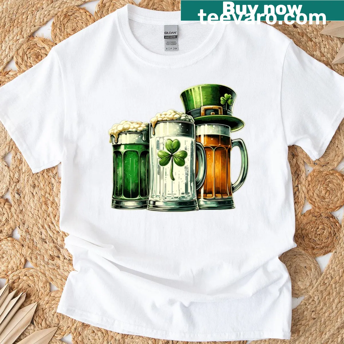 Illustration of Ireland flag and beer on T-shirt — on a men's t-shirt