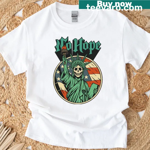 Retro skull design of the Statue of Liberty on a t-shirt