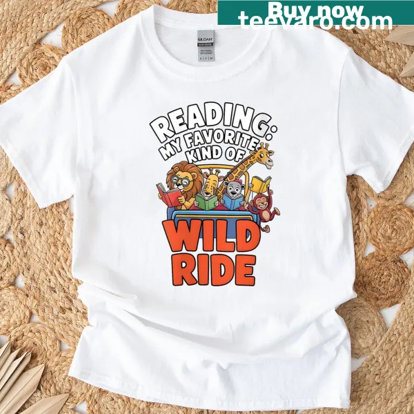 Cute animal illustrations reading books on a kids T-shirt