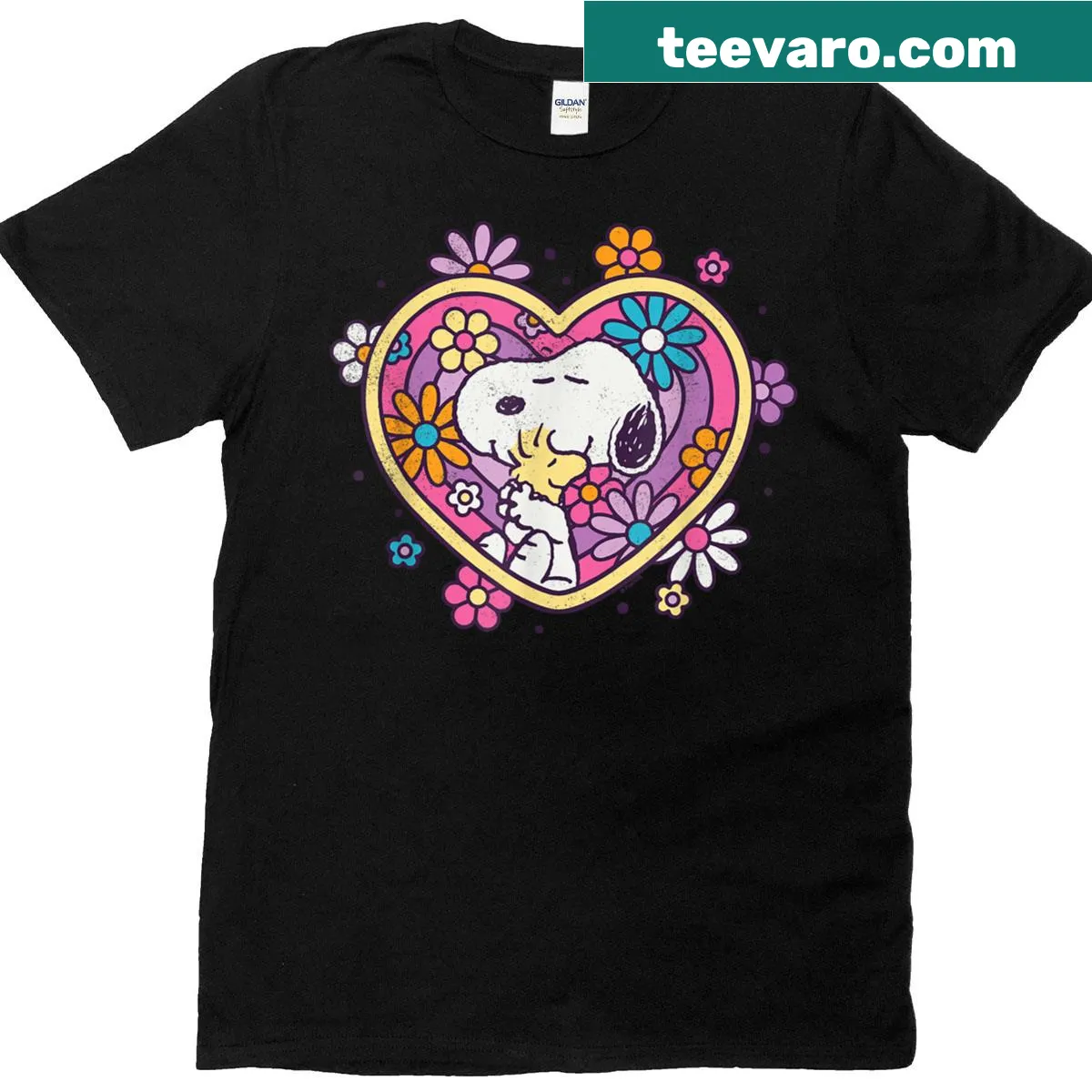 Cute Peanuts design with heart and flowers on T-shirt — on a men's t-shirt