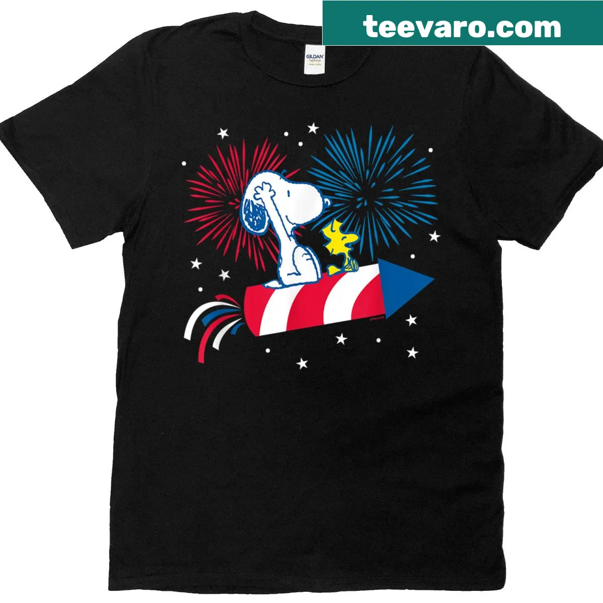 Snoopy and Woodstock celebrating July 4th with fireworks illustration — on a men's t-shirt