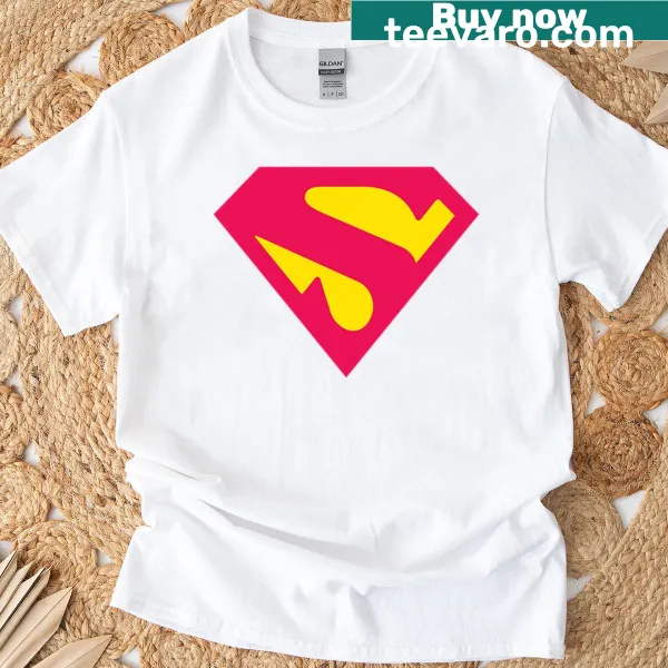 Minimalistic Diamond Ess typographic design on a t-shirt