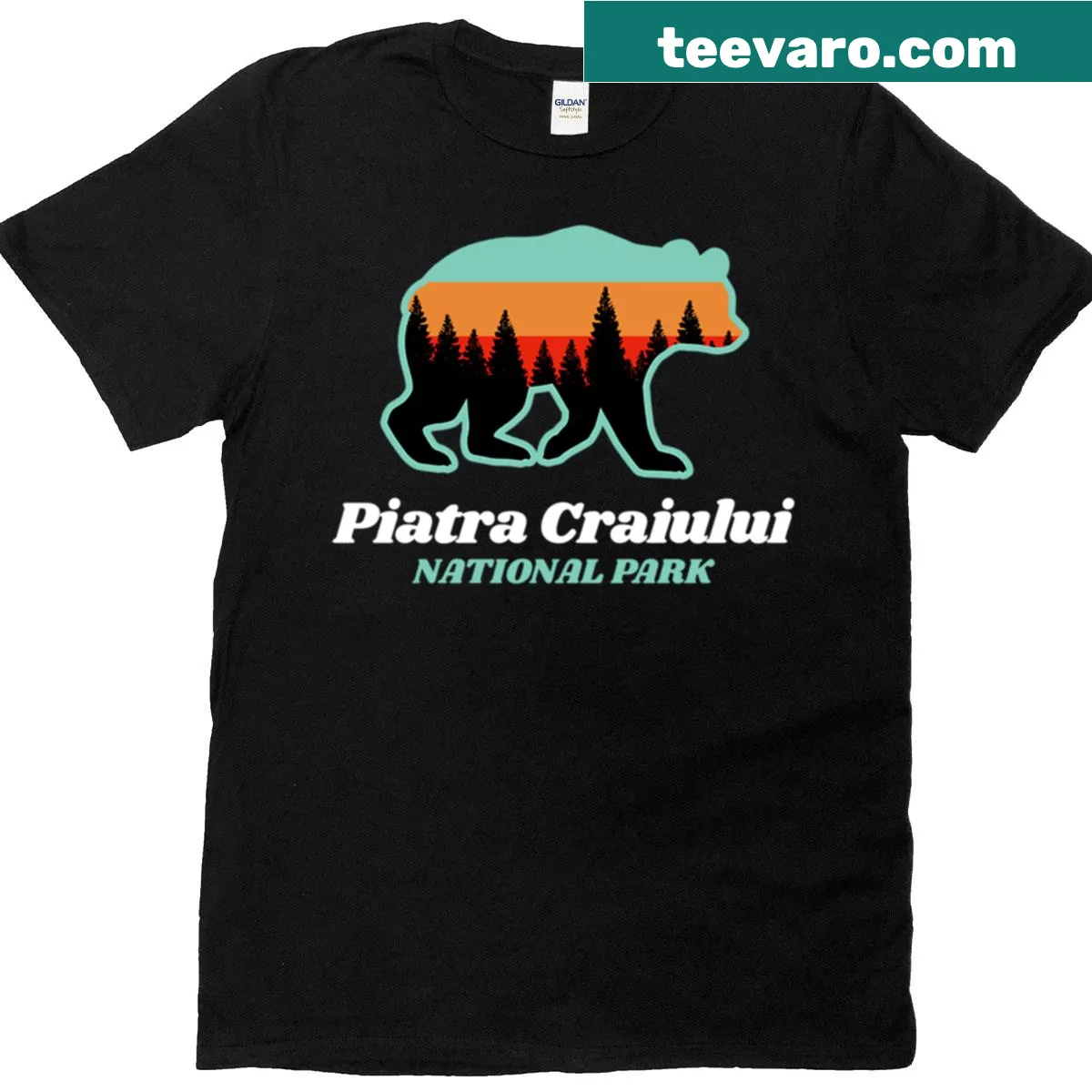 Bear illustration representing Piatra Craiului National Park on T-shirt — on a men's t-shirt