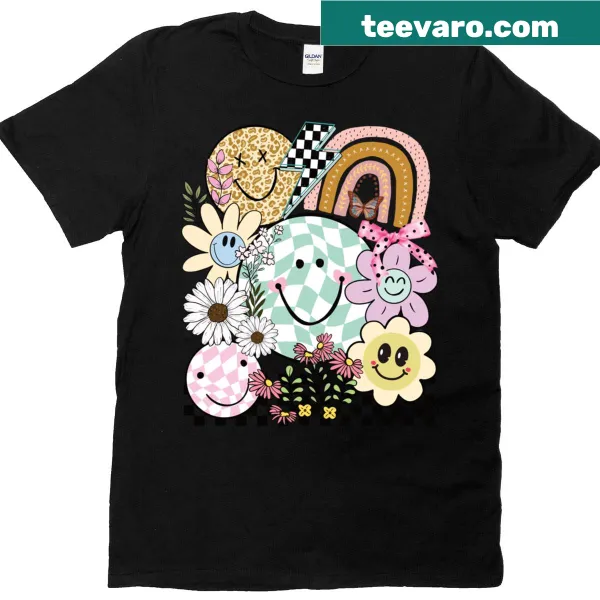 Vintage-style t-shirt with a smiling face and daisy design