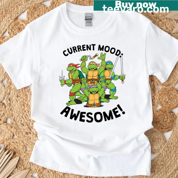 Big logo t-shirt featuring the Teenage Mutant Ninja Turtles for fans
