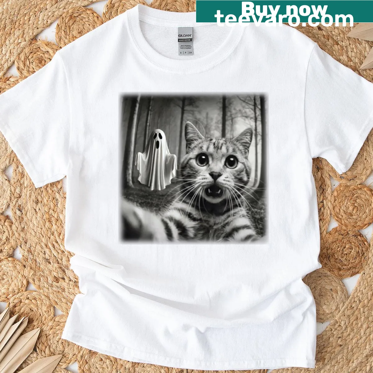 Illustration of a cat taking a selfie with a ghost for Halloween cat lovers. — on a men's t-shirt