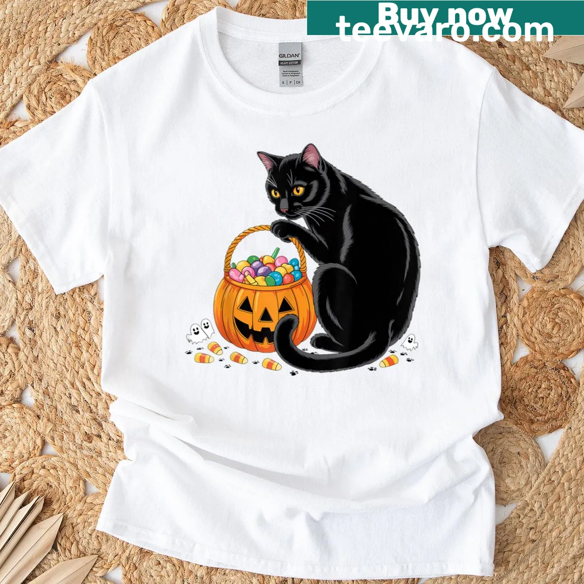 Cute black cat and Jack O' Lantern graphic on a Halloween t-shirt — on a men's t-shirt