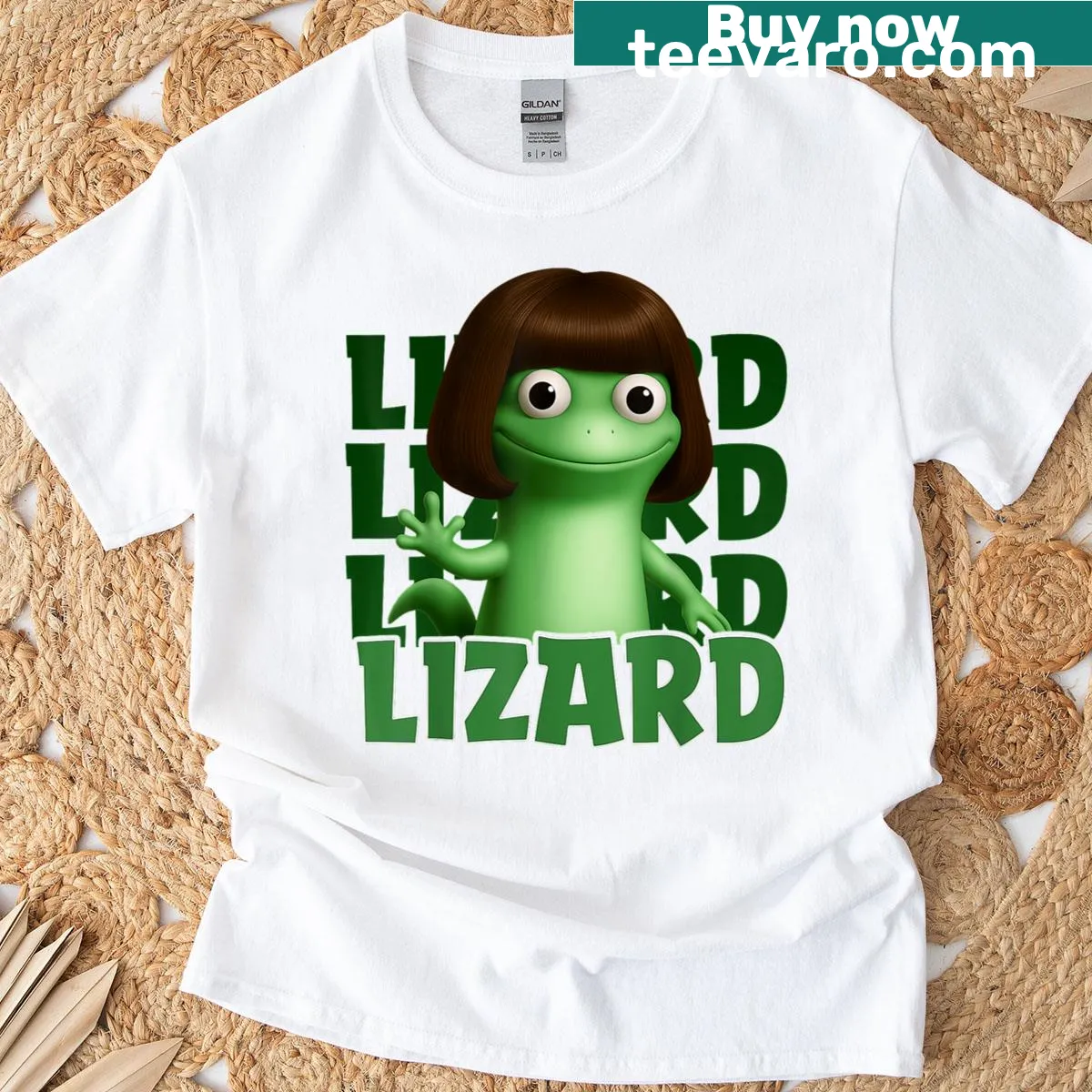 Weirdcore T-shirt with funny lizard and girl illustration — on a men's t-shirt