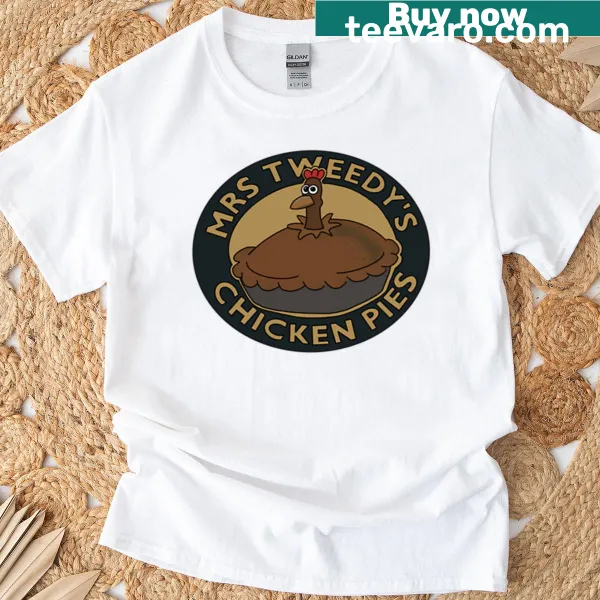 Oversized T-shirt featuring an illustration of a chicken pie