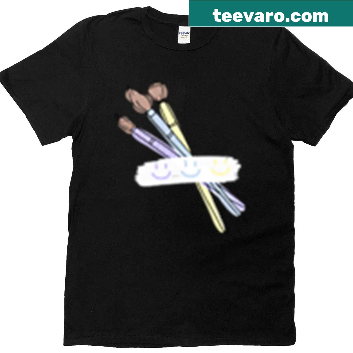 Illustration of paintbrushes with cheerful smiley faces — on a men's t-shirt