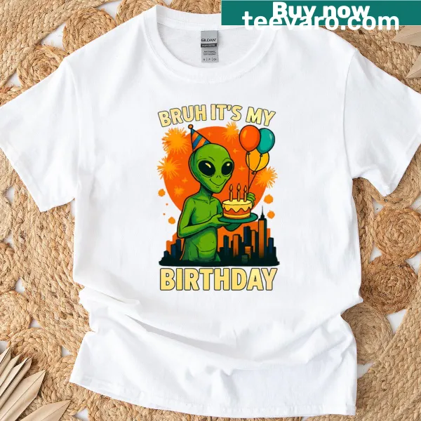 Fun t-shirt featuring cartoon aliens for birthday parties