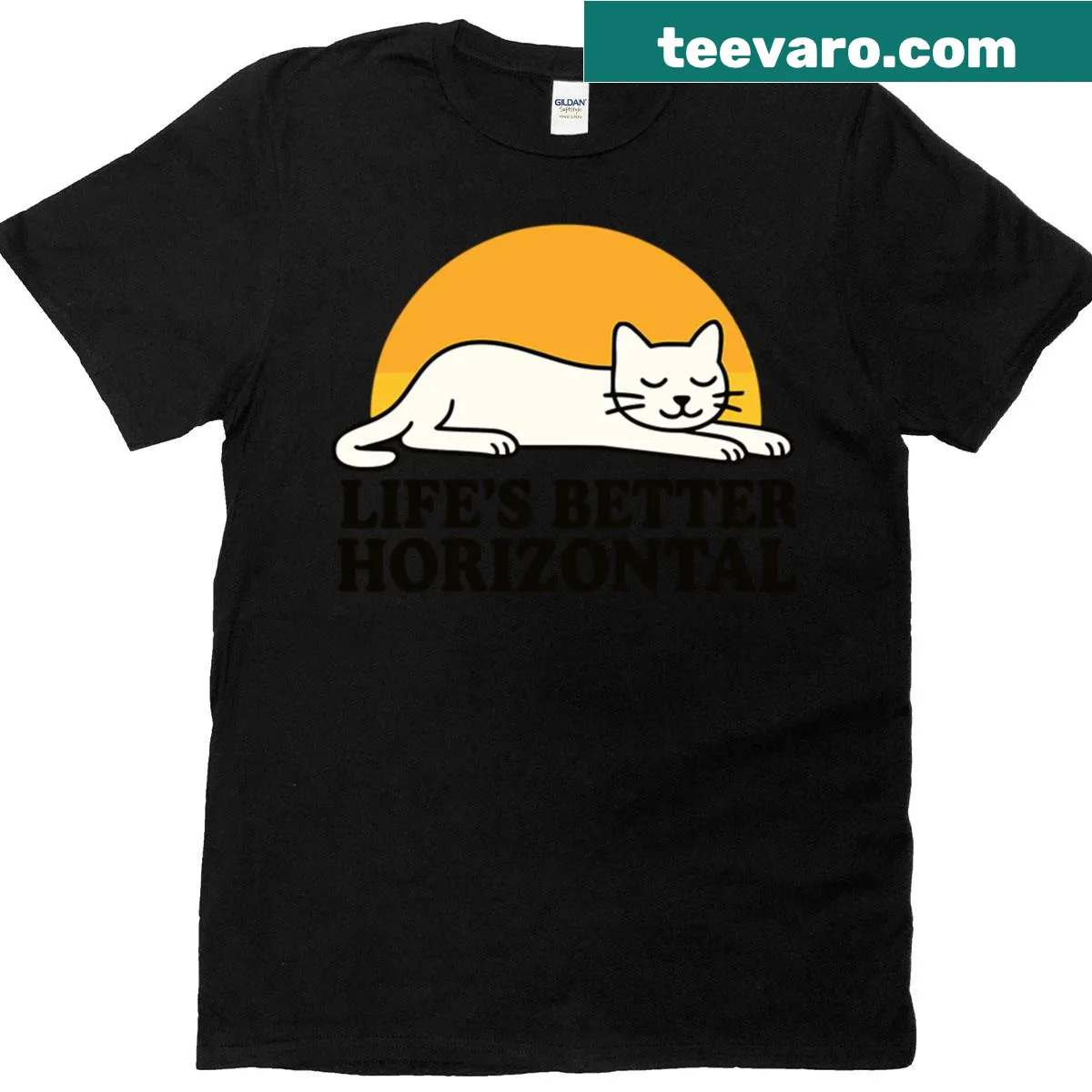 Illustration of a relaxed cat lying down on t-shirt — on a men's t-shirt