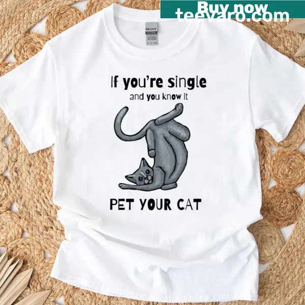 T-shirt urging to pet grey cats with a cute graphic
