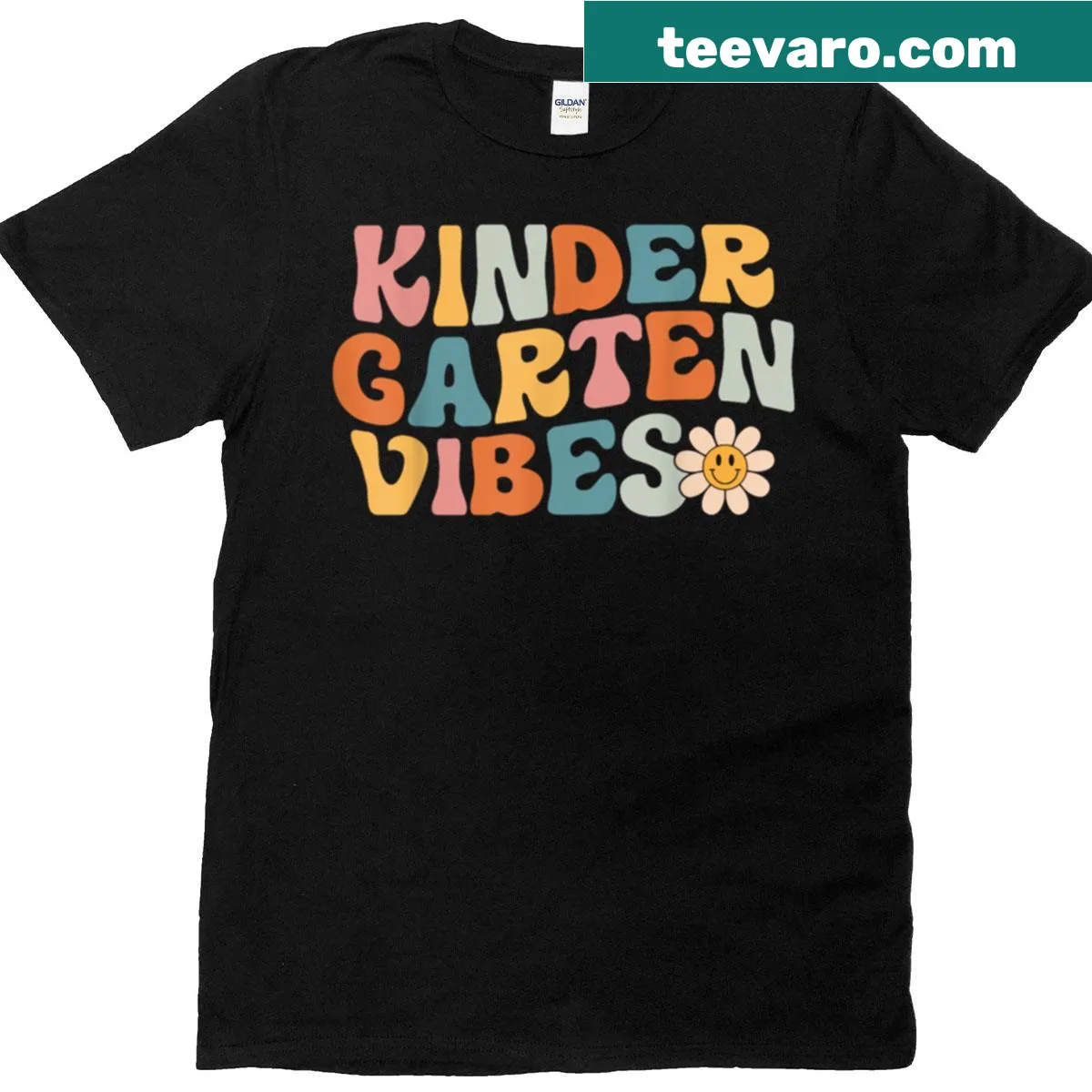 Retro T-shirt with kindergarten vibes for teachers and students — on a men's t-shirt