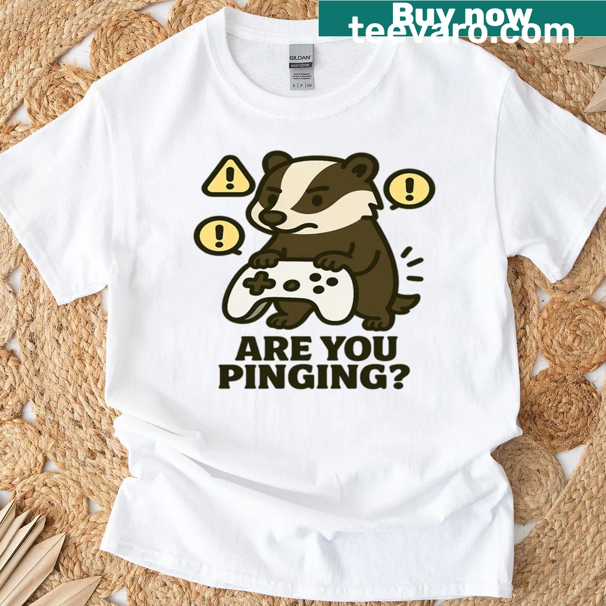 Oversized T-shirt with a badger graphic and alert pings — on a men's t-shirt