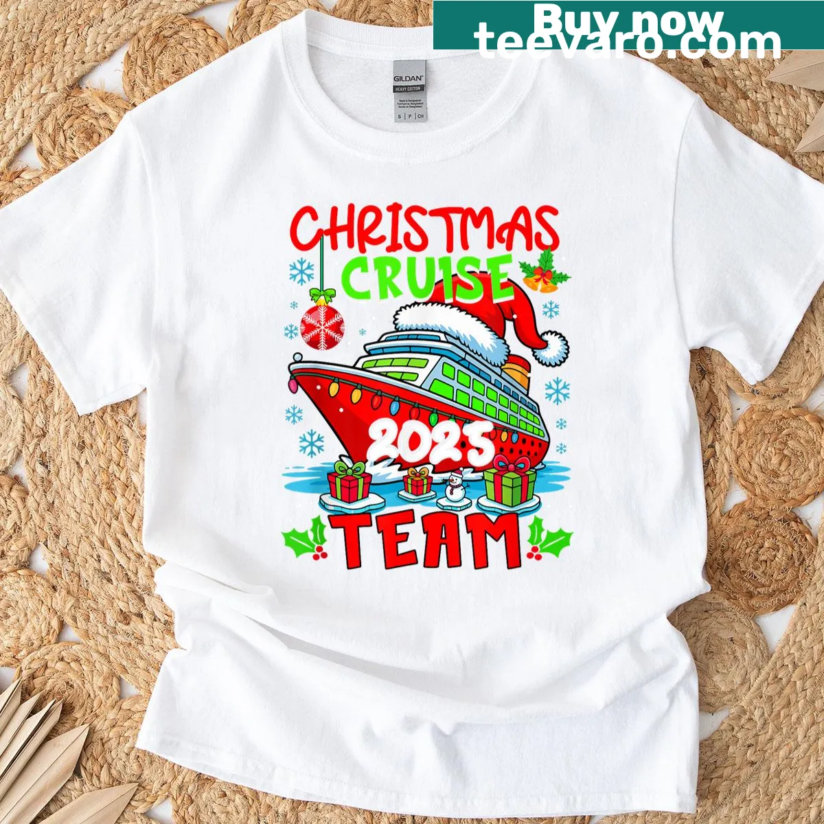 Illustration of Santa on a cruise ship with decorations on a T-shirt. — on a men's t-shirt