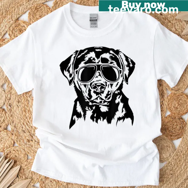 Illustration of a cool Labrador Retriever wearing sunglasses