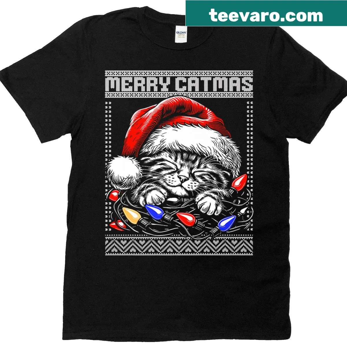 Cute illustrated Christmas cat with lights on a premium t-shirt — on a men's t-shirt