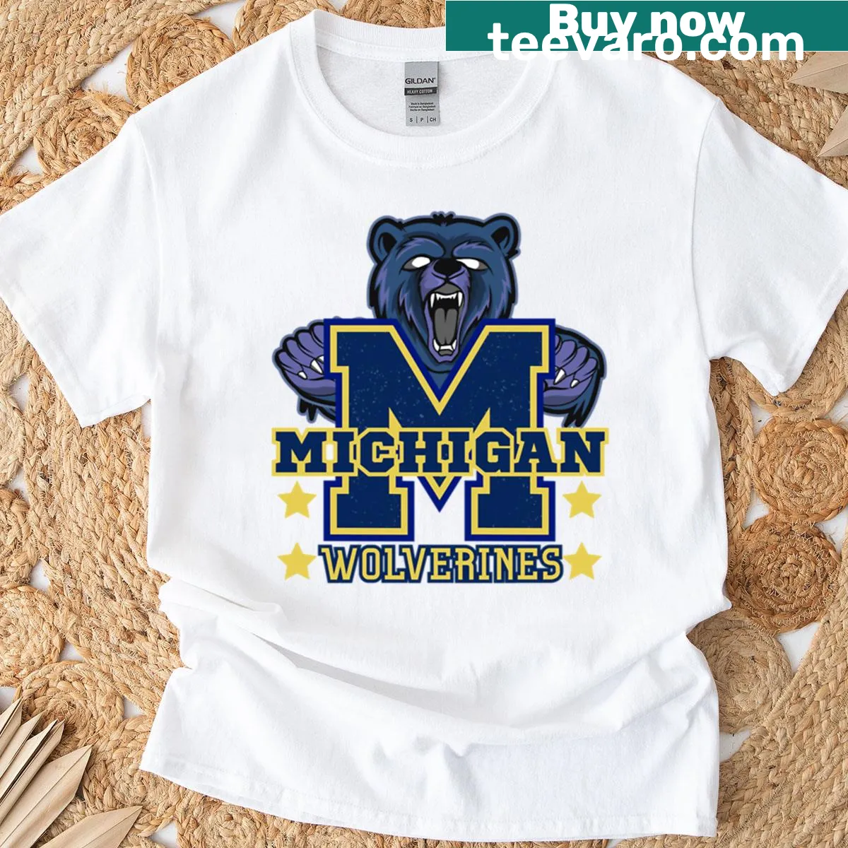 Cute bear illustration with Michigan Wolverines logo on a t-shirt — on a men's t-shirt