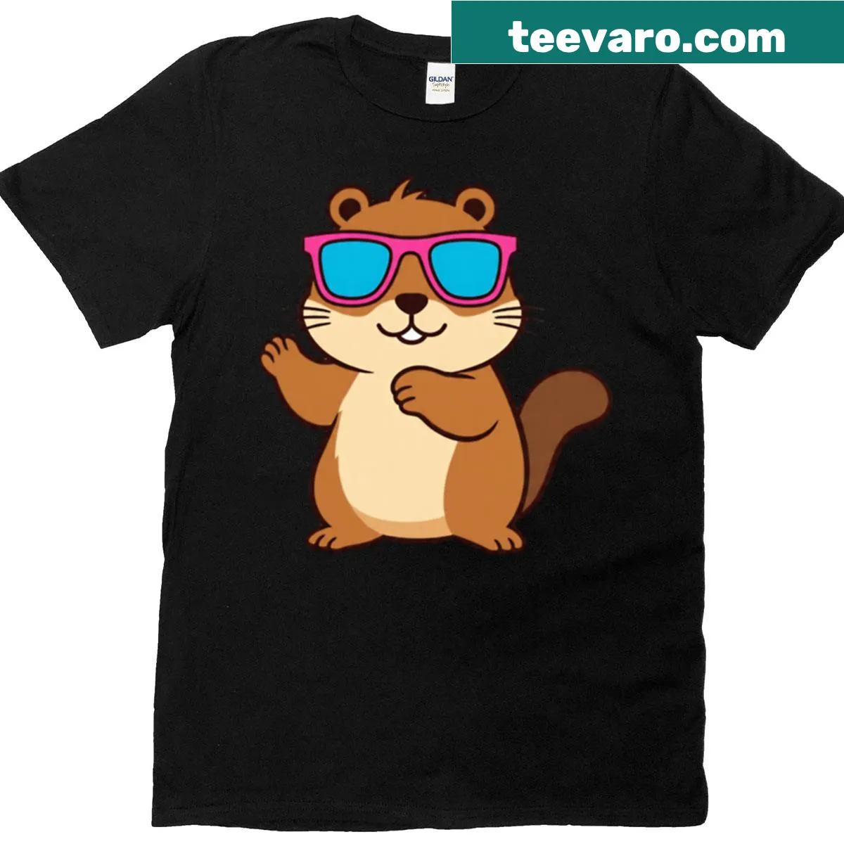 Oversized t-shirt with a cartoon beaver design — on a men's t-shirt
