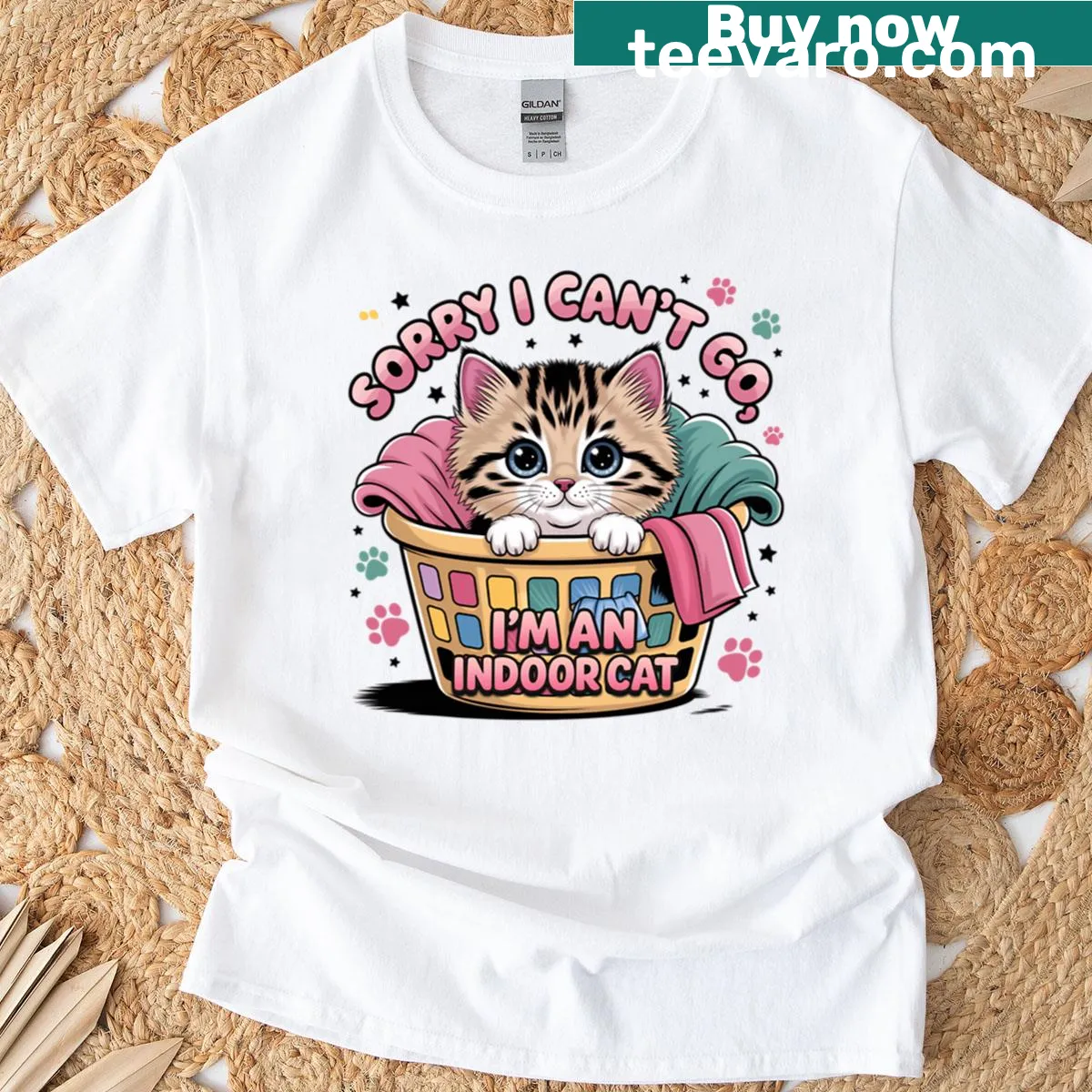 Cute kitten in a laundry basket illustration on a T-shirt — on a men's t-shirt