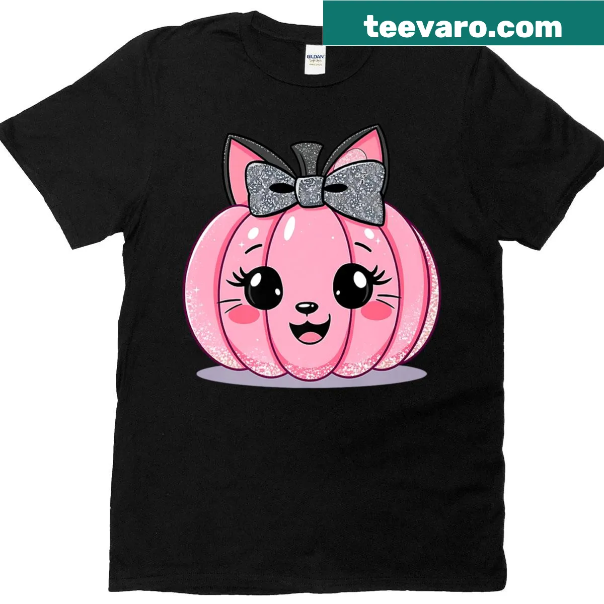Cute Halloween t-shirt featuring a cat with a pumpkin bow — on a men's t-shirt