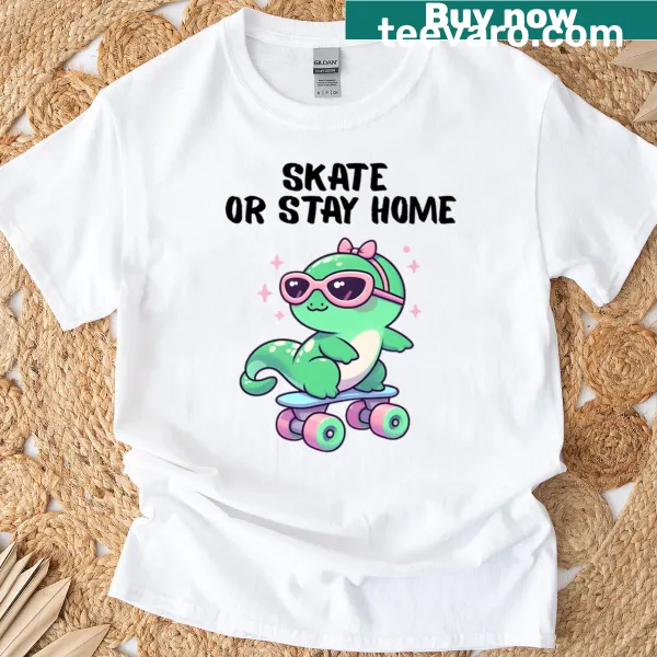 Kawaii lizard on roller skates in a retro design on oversized t-shirt