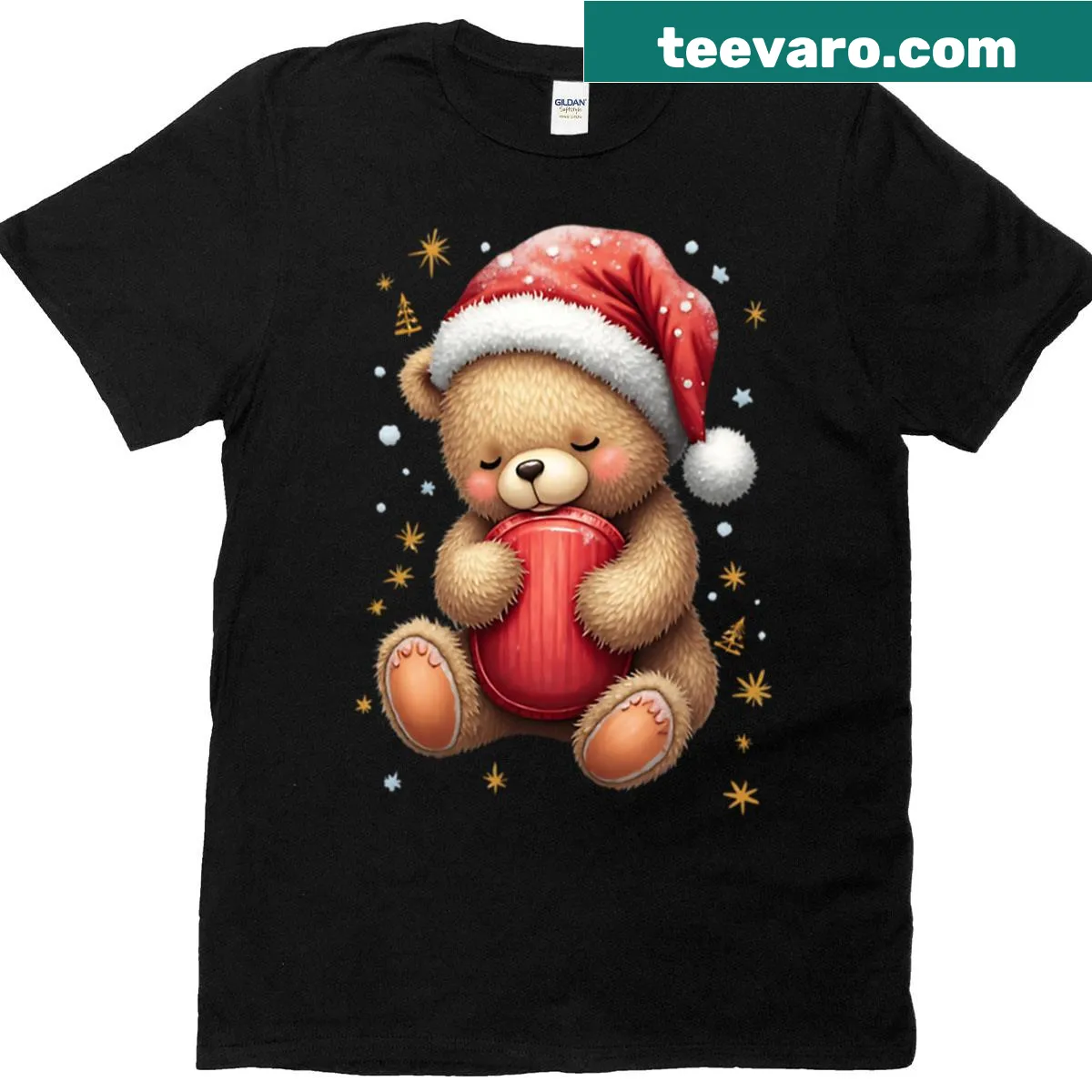 Cute bear T-shirt with a hot water bottle for Christmas. — on a men's t-shirt