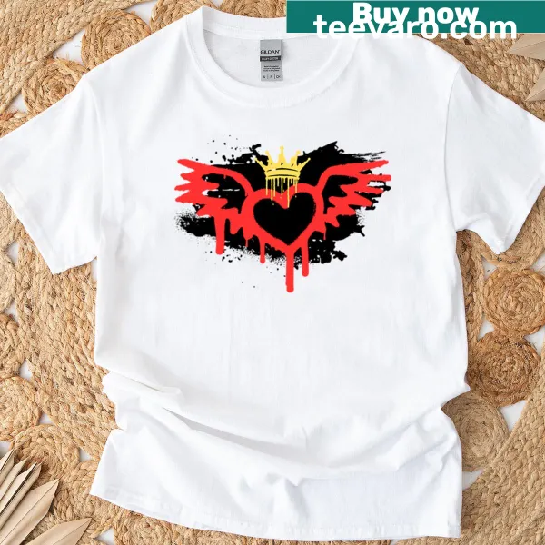 Urban graffiti style heart with wings and crown on a T-shirt