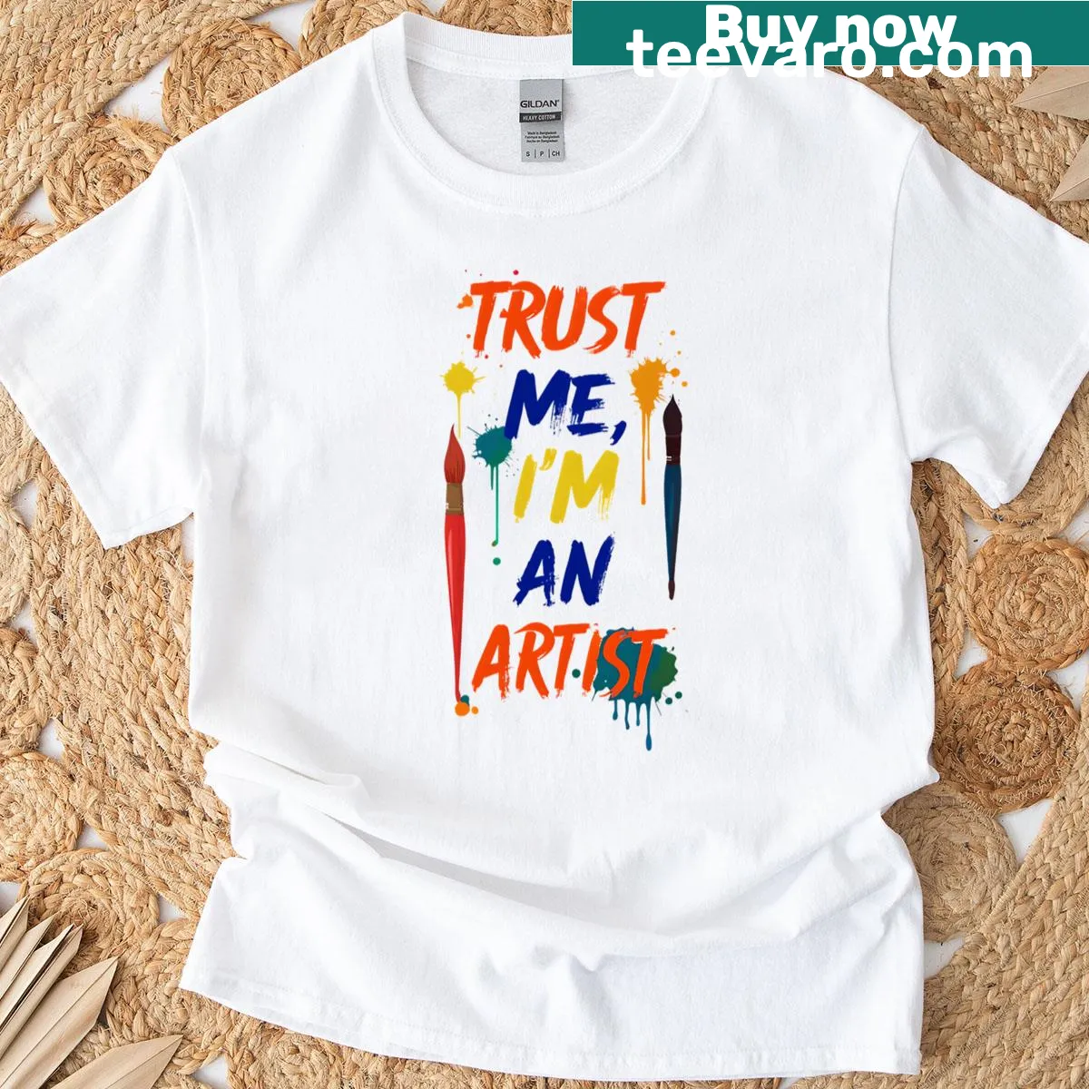 Text design 'Trust Me I'm An Artist' on a t-shirt — on a men's t-shirt
