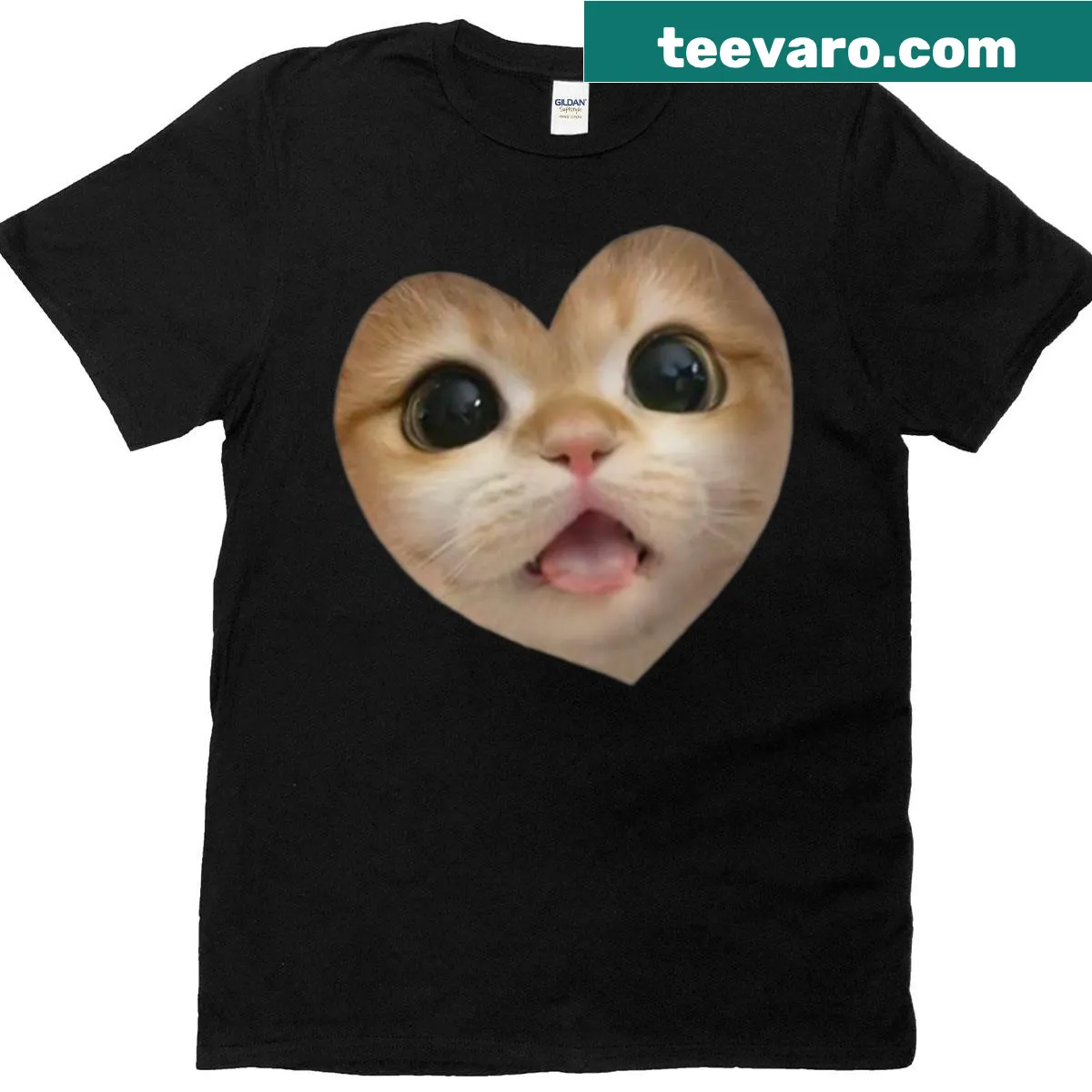 Adorable cat illustration on a cute t-shirt — on a men's t-shirt